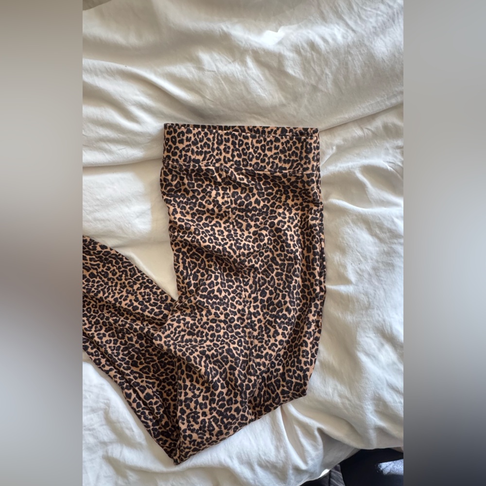 Old Navy Women's Stevie Suede Leopard Leggings - Picture 3 of 8